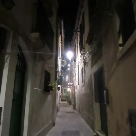 Charming Ortigia * Syracuse